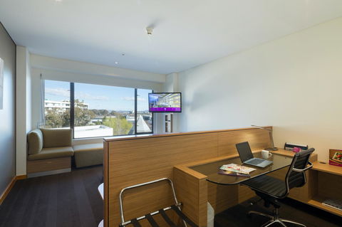 Crowne Plaza Canberra, An IHG Hotel - Accommodation Asia 15