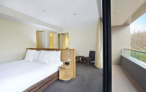 Crowne Plaza Canberra, An IHG Hotel - Accommodation Asia 13