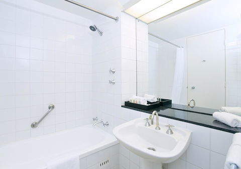 Crowne Plaza Canberra, An IHG Hotel - Accommodation Asia 25