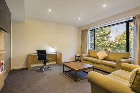 Crowne Plaza Canberra, An IHG Hotel - Accommodation Asia 37