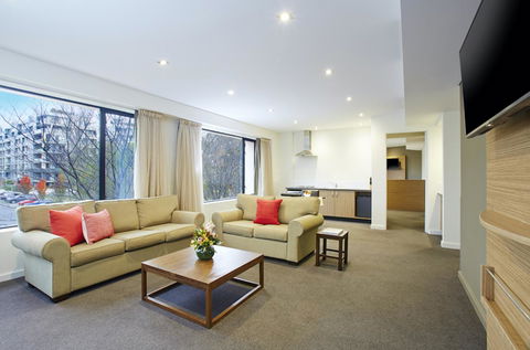 Crowne Plaza Canberra, An IHG Hotel - Accommodation Asia 11