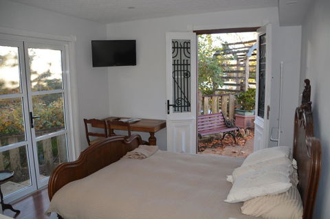 Garden Room - Accommodation Asia 4