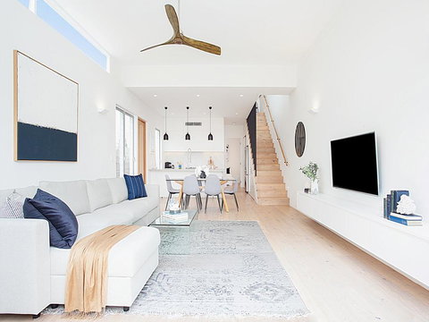 BONDI BLUE-hosted By:L'Abode Accommodation - Accommodation Guide 2