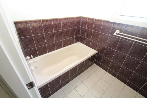 BOOTI BEACH HOUSE - Accommodation Guide 1