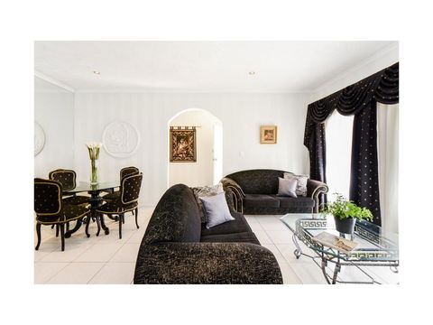Boutique Stays - Brighton Rose - Accommodation Asia 1