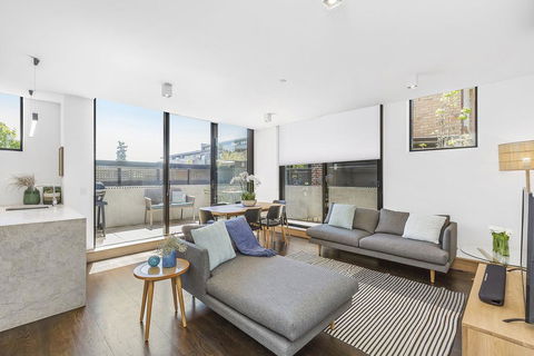 BOUTIQUE STAYS - Maybloom - Accommodation Guide 0