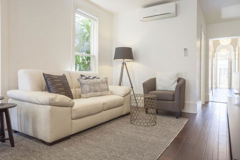 Boutique Stays - South Yarra Lane - Accommodation Asia 2