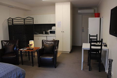 Box Hill Studio 3 At Canterbury Gardens - Accommodation Asia 2