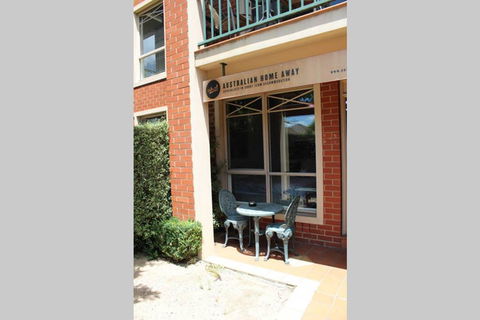Box Hill Studio 3 At Canterbury Gardens - Accommodation Asia 3