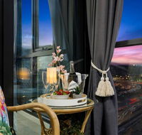 Braddon Penthouse Top Location Netflix WiFi Views - Accommodation Asia