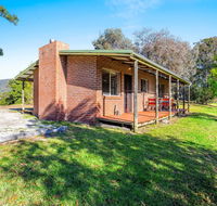 Braeside Cabin Two - Alphitonia - Accommodation Asia