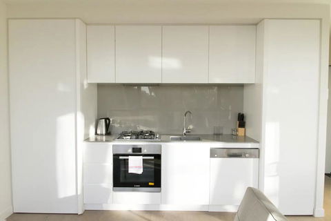 Brand New 1 Bedroom In South Melbourne In Luxury High Rise Block - Accommodation Asia 2