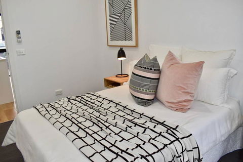Brand New 2 Bed Apartment With Stunning City Views - Accommodation Asia 1