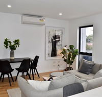 Brand New 2 Bed Apartment with Stunning City Views - Accommodation Asia