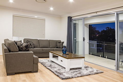 Brand New Executive Living - Accommodation Asia 3