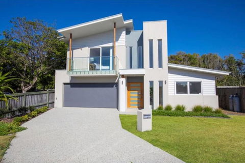 Brand New PRIZE HOME 50m Path To Beach - Accommodation Asia 3