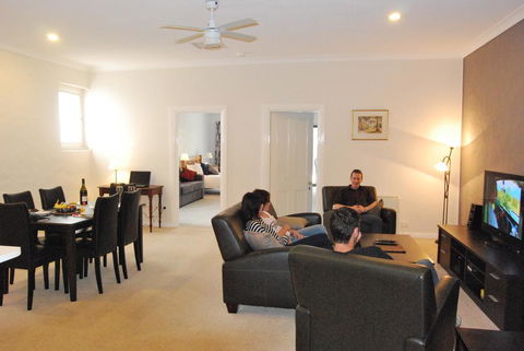 Brayfield Cottage - Accommodation Asia 0