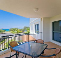 Breakers 1/8 - Accommodation Guide