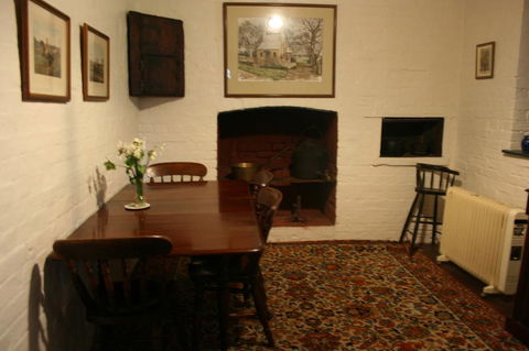 Brickendon - Accommodation Asia 3