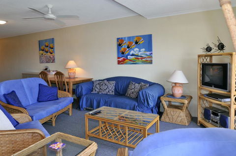Bright & Comfortable In Quiet Location - Accommodation Asia 1