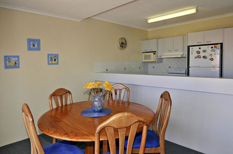 Bright & Comfortable In Quiet Location - Accommodation Asia 3