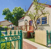 Bright 3-bedroom apartment - Central Armidale - Accommodation Asia