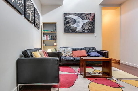 Bright And Airy Home Tucked Away In Funky Newtown - Accommodation China 0