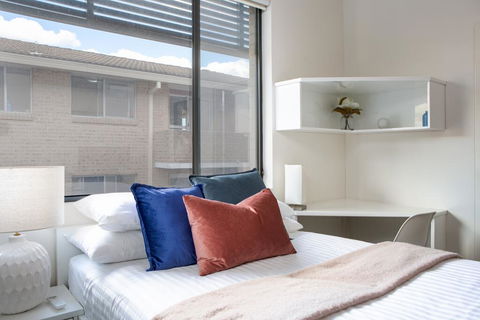 Bright Studio Steps From Westmead Hospital - Accommodation Asia 1