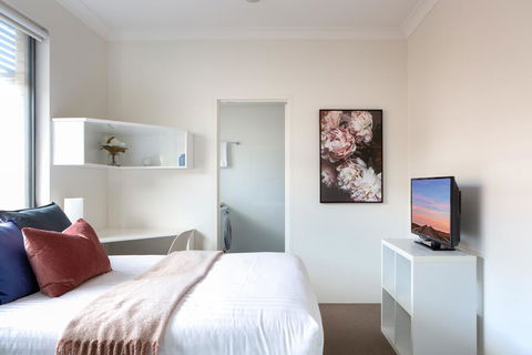 Bright Studio Steps From Westmead Hospital - Accommodation Asia 0