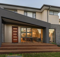 Brighton East 3 Bedroom 3 Bathroom Townhouse - Accommodation Asia