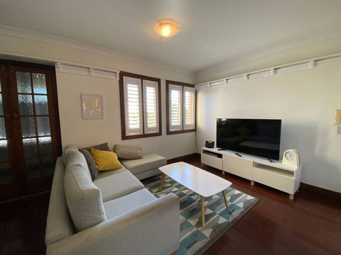 Brisbane City Apartment Atop Victoria Park - Accommodation Guide 0