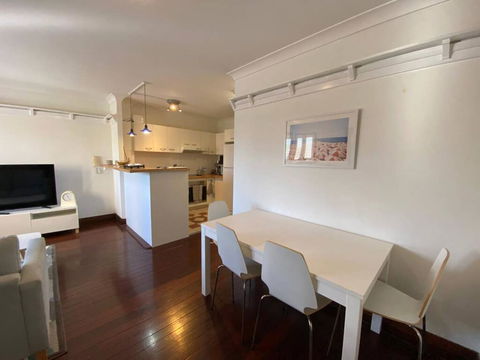 Brisbane City Apartment Atop Victoria Park - Accommodation Guide 2