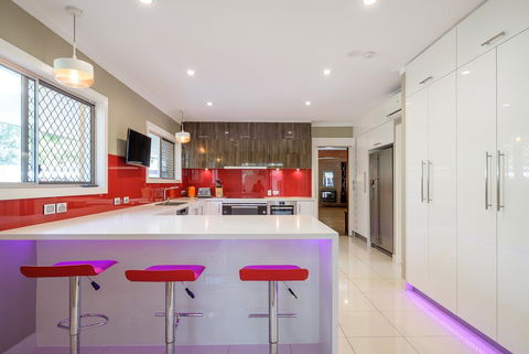 Brookfield Retreat - Large Holiday Home / Group Accommodation - Accommodation Asia 3