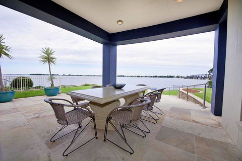 Brookwater- Waterfront On Lake Mulwala - Accommodation Asia 2