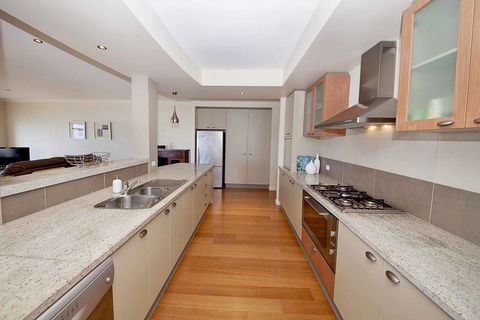 Brookwater- Waterfront On Lake Mulwala - Accommodation Asia 3