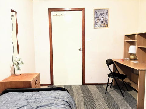Budget Clayton Homestay - Accommodation Asia 3