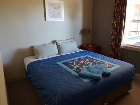 Bunbury's Most Convenient Location - Unit 2 - Accommodation Asia 3