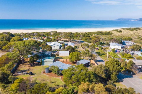 BUNGALOW BEAUTY - Hosted By: L'Abode Accommodation - Accommodation Guide 2