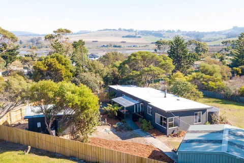BUNGALOW BEAUTY - Hosted By: L'Abode Accommodation - Accommodation Guide 3