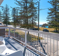 Burleigh - great house room for the boat- across the road from beach - Accommodation Guide