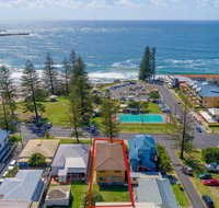 Burleigh House Opposite Main Beach - Views Sea Pool Linen and Free WiFi - Accommodation Guide