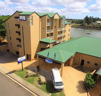 Burnett Riverside Hotel - Accommodation Guide