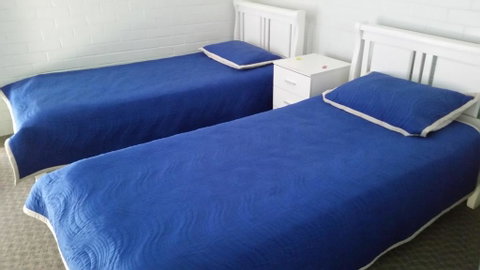 By The Sea Unit 3, 13 Esplanade, Kings Beach - Accommodation Guide 3