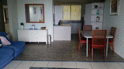 By The Sea Unit 3, 13 Esplanade, Kings Beach - Accommodation Guide 1