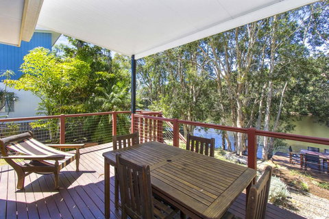 CABARITA BEACH BLISS - HOLIDAY HOME ON THE LAKE - Accommodation Asia 3