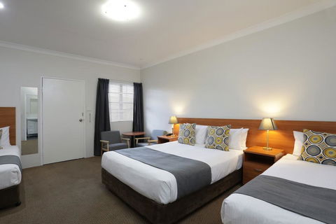 Cadman Motor Inn And Apartments - Accommodation Asia 2