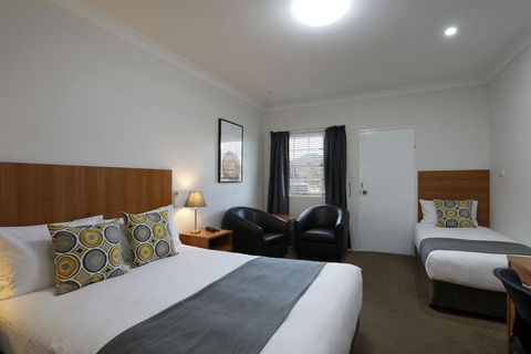 Cadman Motor Inn And Apartments - Accommodation Asia 0