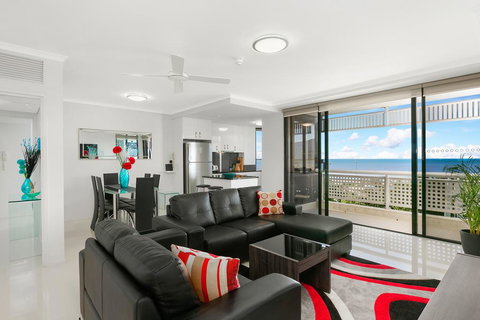 Cairns Luxury Seafront Apartment - Accommodation Asia 0