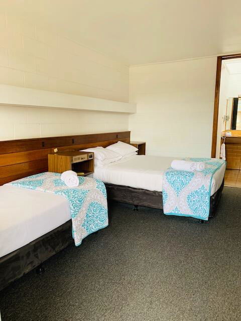 Caledonian Hotel Motel - Accommodation Asia 3