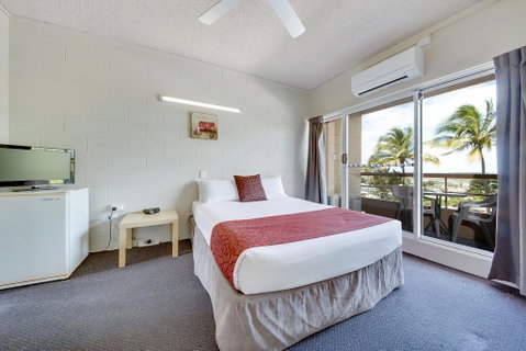 Camelot Motel - Accommodation Guide 2